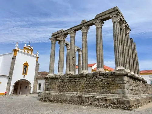 Templo Romano, Catedral y Capilla de los Huesos