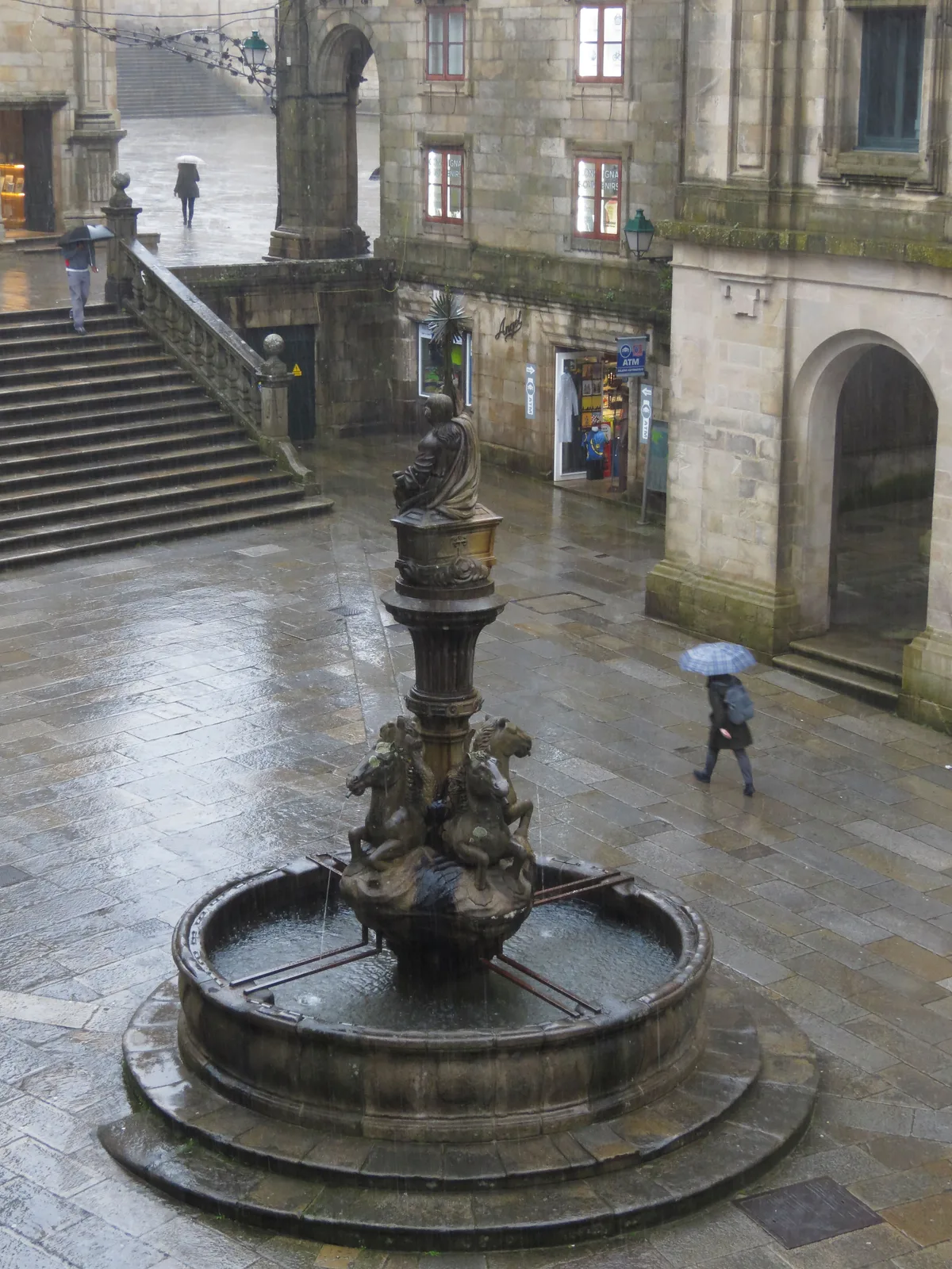 Plaza del Obradoiro — Viavora Travel