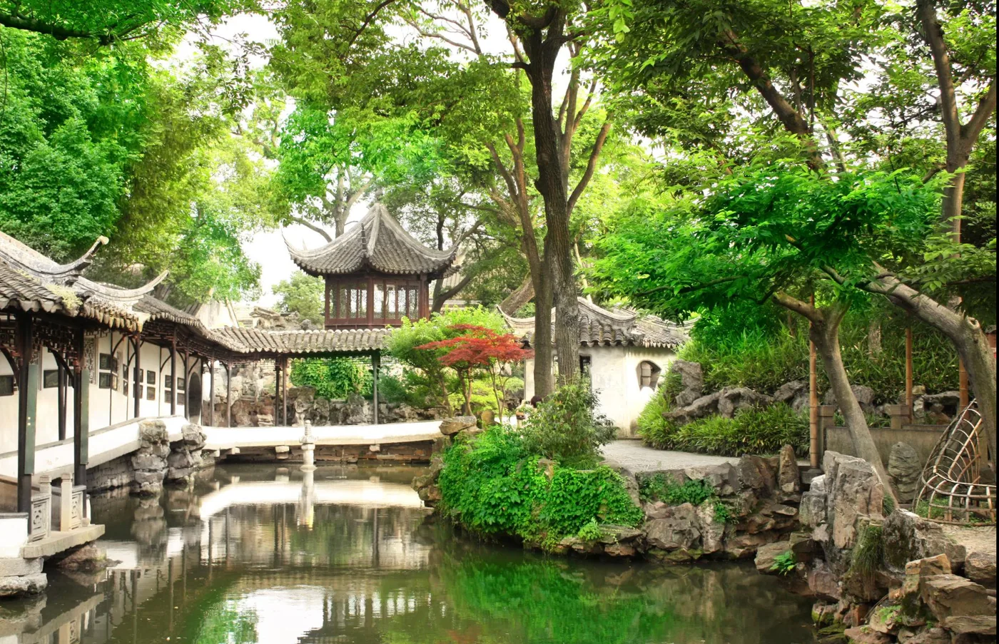 Jardín del Bosque de los Leones — Viavora Travel