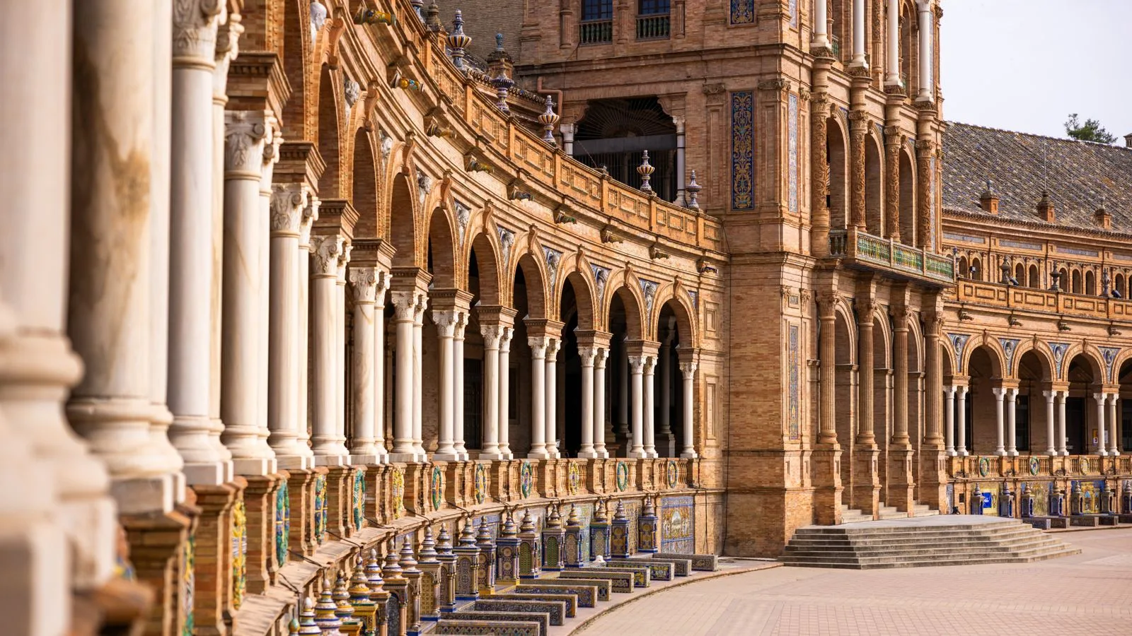 Sevilla, España — Viavora Travel