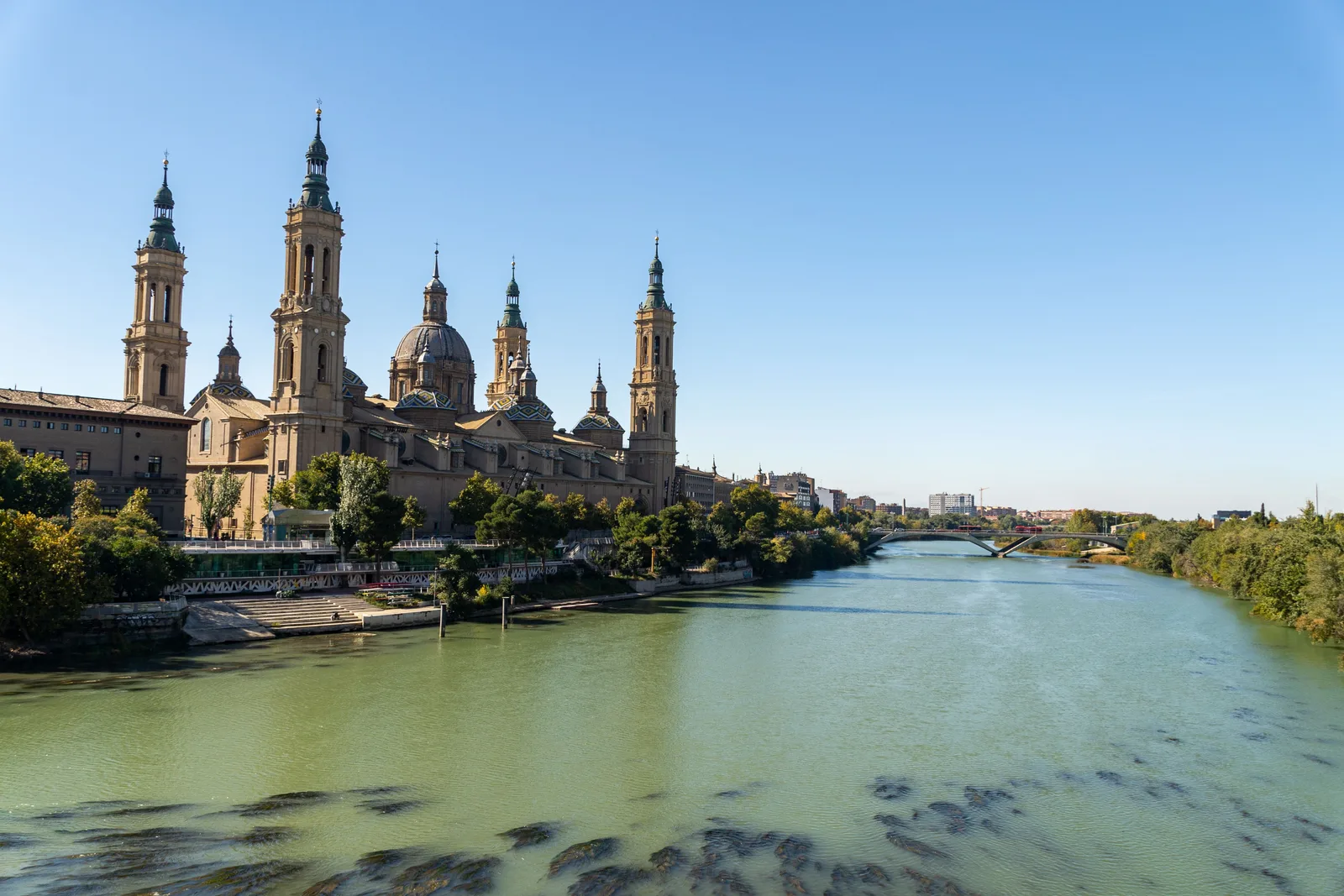 Zaragoza, España — Viavora Travel